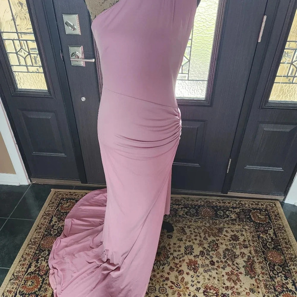 New Size 11 Posh Pink Dress With Hip/Leg Slit - Picture 1 of 4
